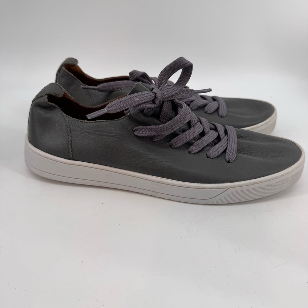NWOT Saks Fifth Avenue Men’s Gray Leather Sneakers Shoes